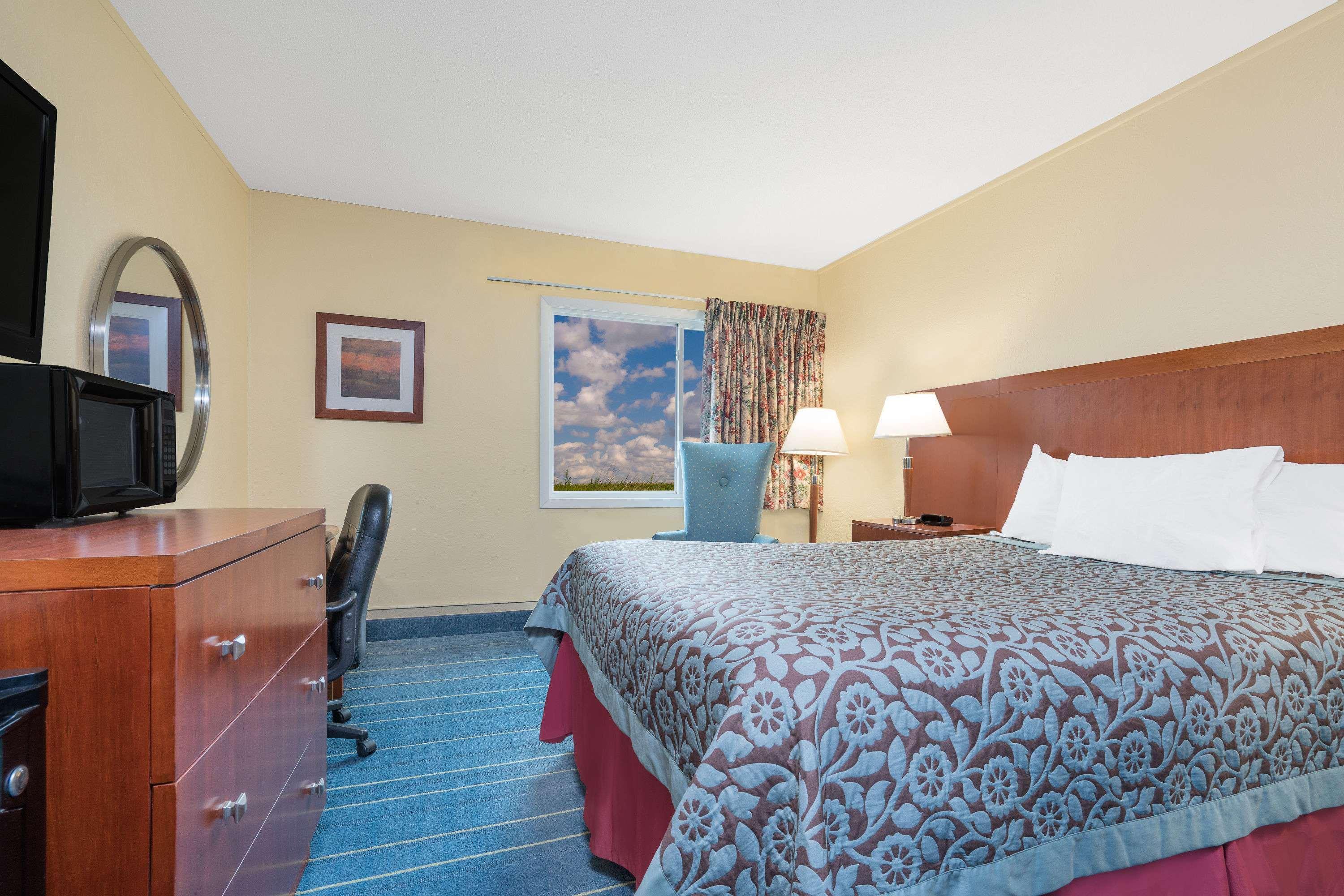 Days Inn By Wyndham Alexandria Mn Εξωτερικό φωτογραφία