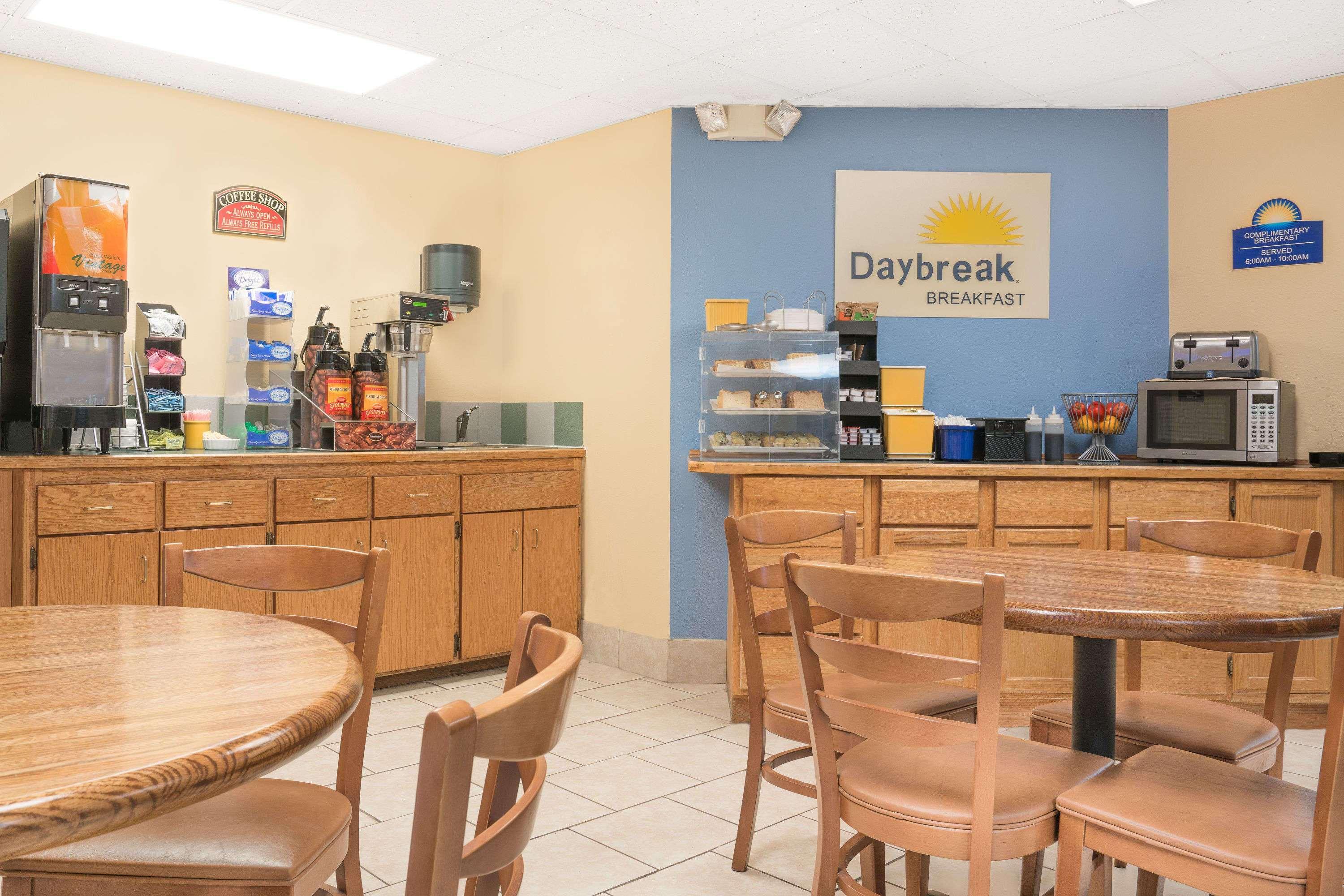 Days Inn By Wyndham Alexandria Mn Εξωτερικό φωτογραφία